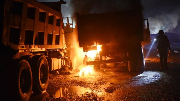 Desconocidos quemaron camiones y maquinaria en ruta que une Valdivia con Paillaco
