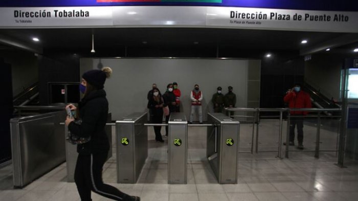 Estación Macul de la Línea 4 del Metro reabrió sus puertas este lunes