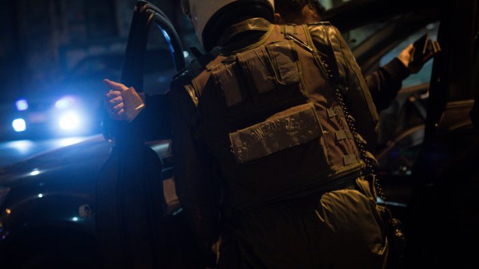 Detienen a cinco individuos que asaltaron a ciclistas de Carabineros y les robaron sus armas particulares