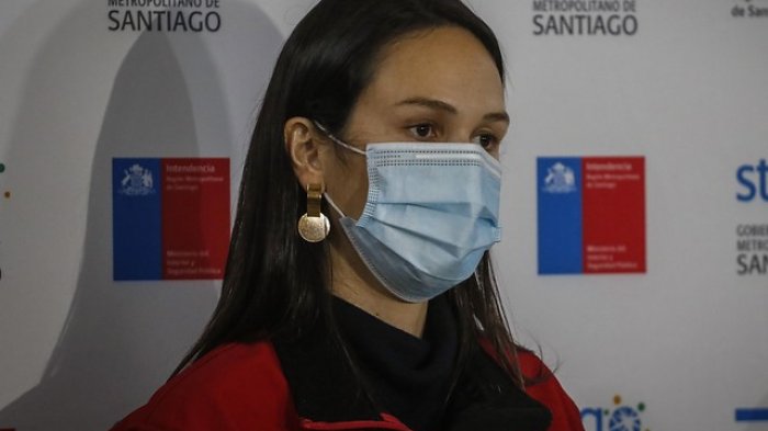 Polémica por supuesta renuncia de Paula Labra: Seremi de Salud RM dice que sigue en el cargo
