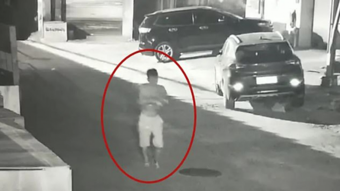 China: Recién nacida fue abandonada en un basurero porque sus padres querían un varón