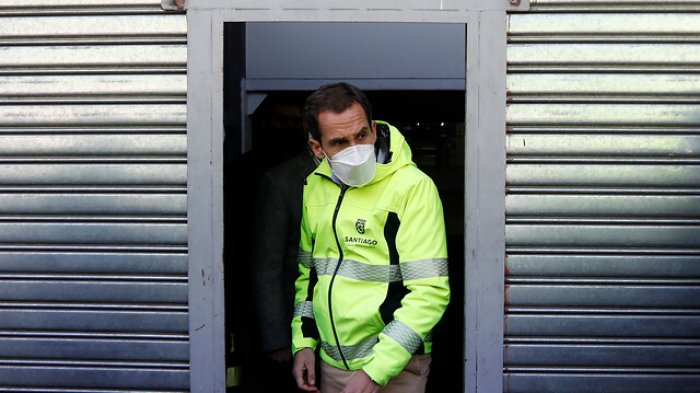 La crítica del alcalde Alessandri tras aglomeraciones en mall chino: 