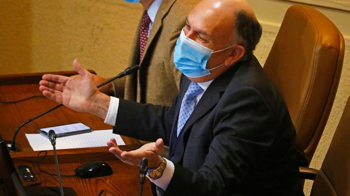 Molestia en la oposición por dichos de diputado Bobadilla (UDI): 