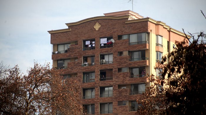 Vecinos dejan de pagar gastos comunes en edificios y condominios: La morosidad aumentó un 60%