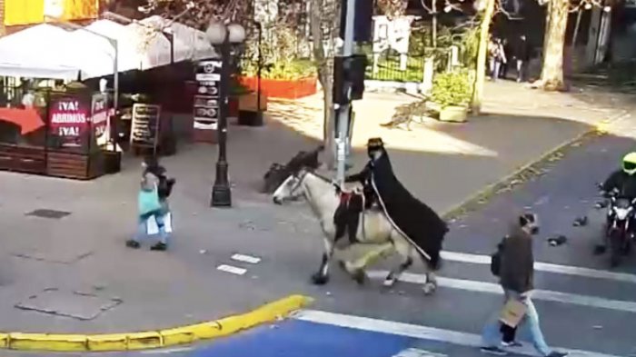 Ayuda al pueblo sin recibir nada a cambio: Encontramos al misterioso 