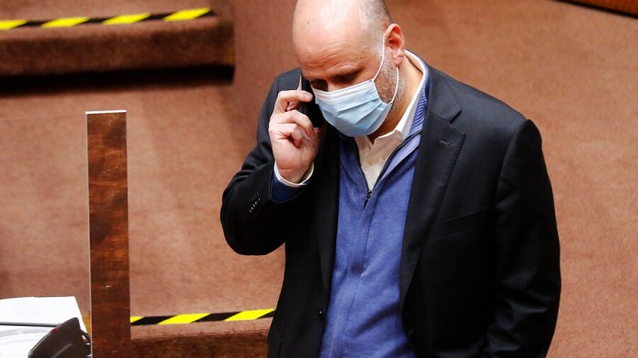 Presidente del PS critica que FA lleve candidato presidencial propio: 