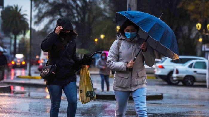 Temporal con vientos y lluvia: Decretan alerta preventiva desde Tarapacá al Bío Bío