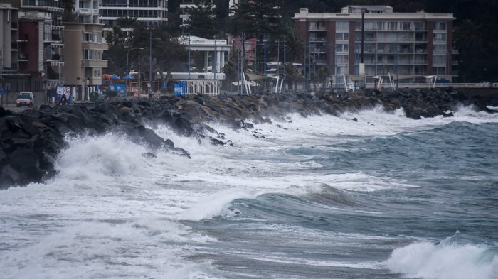 Rachas de hasta 93 kilómetros por hora en Valparaíso: Emiten aviso por probables tormentas eléctricas