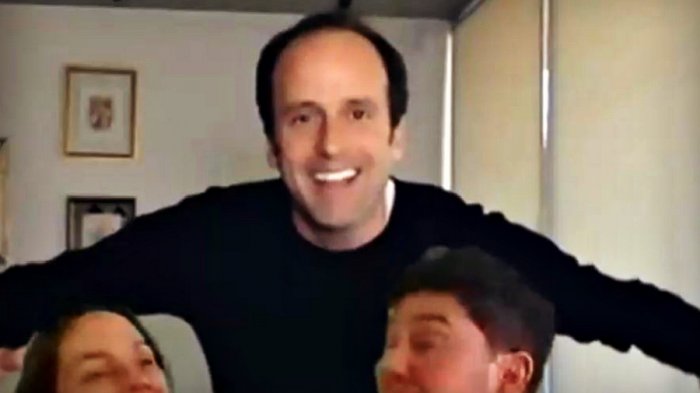 Kramer sorprende con nuevos personajes en una pandemia donde el arte y el humor se reinventan