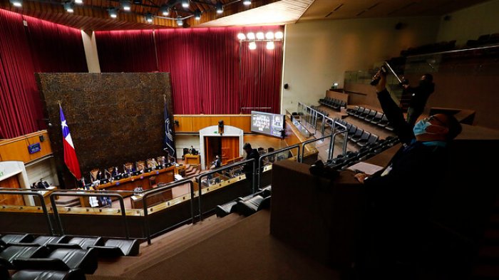 Senadores aprueban eliminar impedimento sólo para mujeres para contraer segundas nupcias