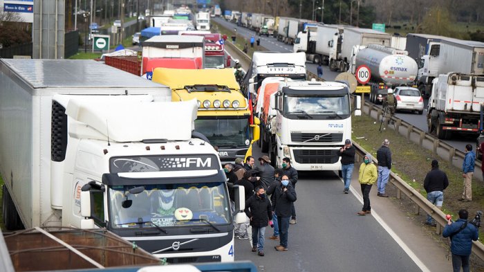 CNC se cuadra con paro de camioneros: 