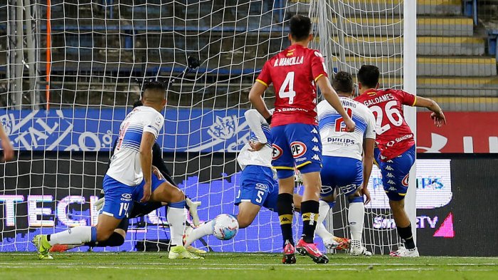 Con un inspirado Mono Sánchez, Unión Española le quitó el invicto a la UC