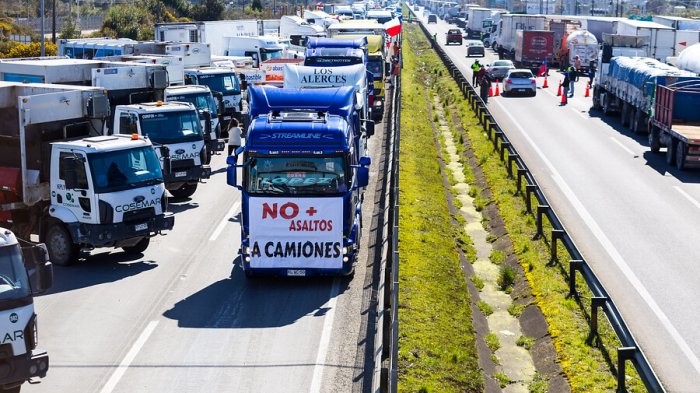 Hombre que participaba de manifestación de camioneros en Ruta 5 murió atropellado
