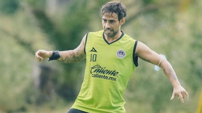 El Mago Valdivia regresó a los entrenamientos tras tener COVID-19: “Vencido, por fin al terreno”