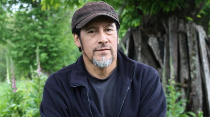 Anuncian que el poeta mapuche Elicura Chihuailaf ganó el Premio Nacional de Literatura