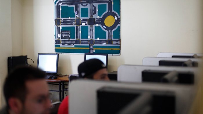 Alertan por venta de licencias de conducir falsas por WhatsApp: Documento legal a $400 mil