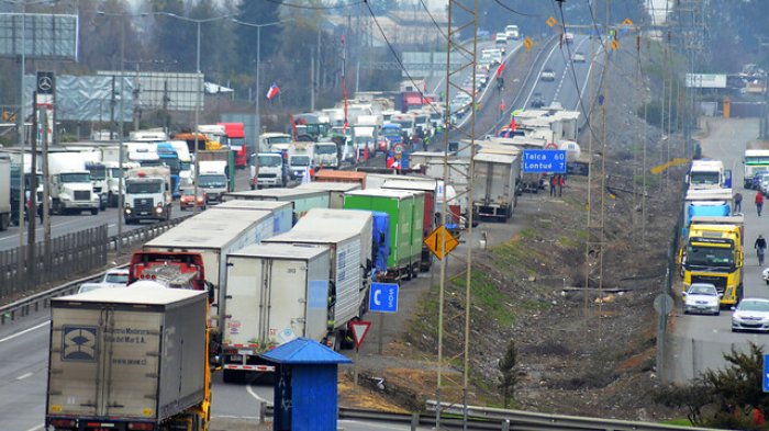 Presidente de federación confirma que paro de camioneros se mantiene en el sur