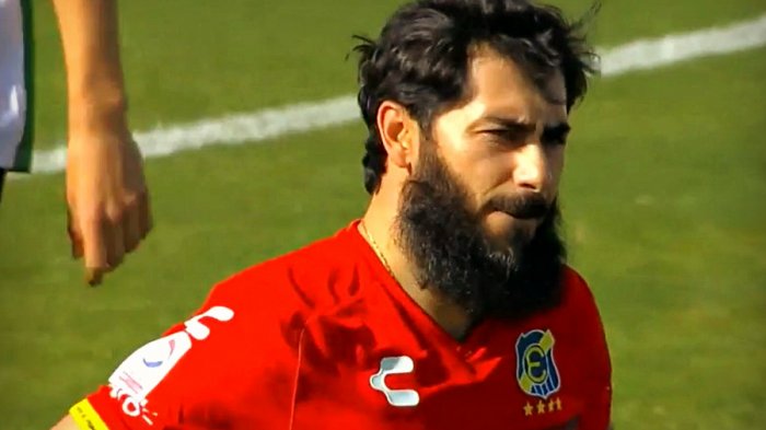 Johnny jugó un minuto de delantero, pero no pudo evitar la caída de Everton