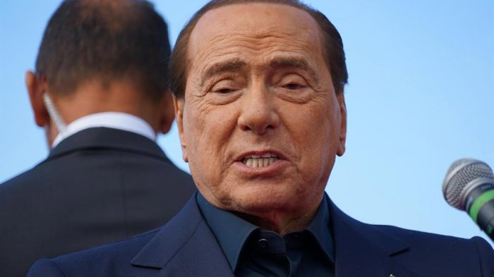 Berlusconi, ex presidente italiano, fue hospitalizado tras dar positivo por COVID-19