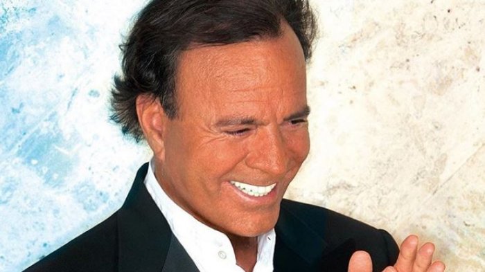 Julio iglesias aclara las imágenes que lo mostraban en un delicado estado de salud