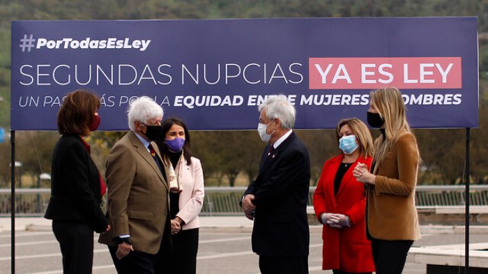 Pdte. Piñera promulga ley que fijaba plazo de 270 días a mujeres antes de casarse otra vez