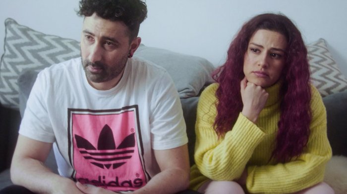 Los desencuentros del amor en cuarentena: Karla Melo protagoniza el nuevo video de La Combo Tortuga