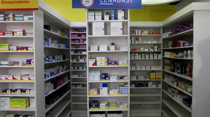 Ley Cenabast: Revisa las 210 farmacias que venden medicamentos más baratos