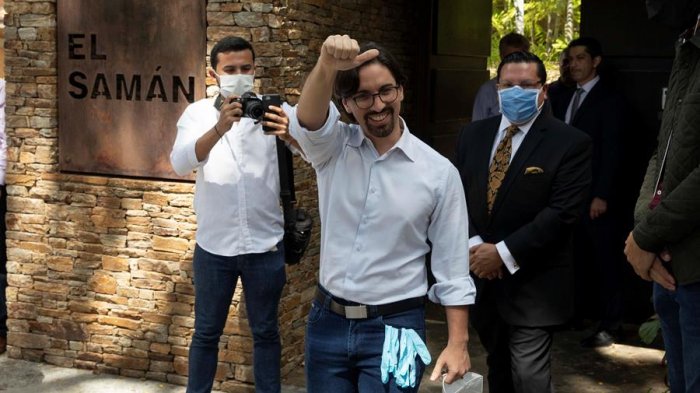 Líder opositor venezolano abandonó la embajada de Chile en Caracas