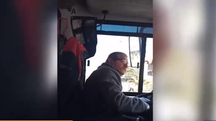 Viralizan video donde pasajero encara a conductor de micro que no usaba mascarilla