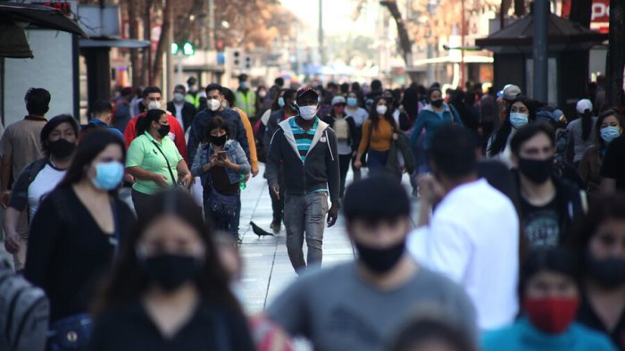 Estudio de la U. de Chile: Un 66% de las personas desconfía del Gobierno