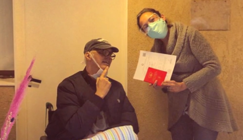 Postergó su boda por 3 años: Tiene tumor cerebral y se casó en hospital para cumplir su promesa