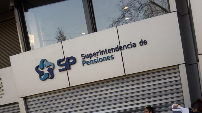 Seis AFP reciben millonaria multa por irregularidades en proceso de aceptación de ofertas de pensión