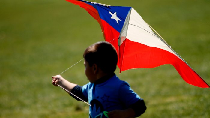 Fiestas Patrias: El mapa de los 25 puntos más peligrosos para elevar volantines en la Región Metropolitana