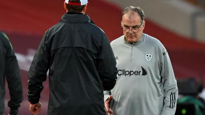 Bielsa y el Leeds sorprendieron en su estreno en la Premier tras caer agónicamente ante el Liverpool