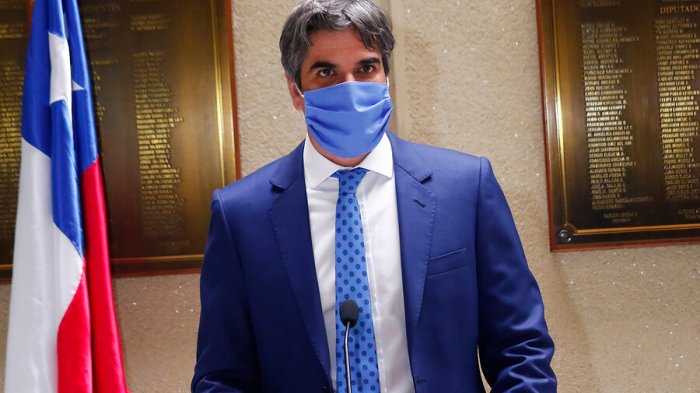 Diputado Fuenzalida (RN) y cargos formulados por Contraloría contra 7 generales: 