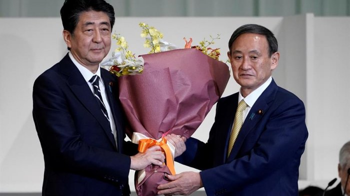 Partido gobernante de Japón eligió a Yoshihide Suga como sucesor del primer ministro