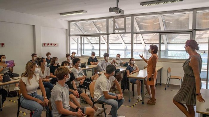 Italia: Retornaron a clases presenciales tras 6 meses y estas fueron las medidas que adoptaron