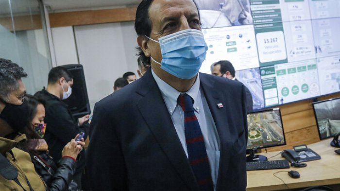 Ministro Pérez respalda a Carabineros tras cargos de Contraloría: 