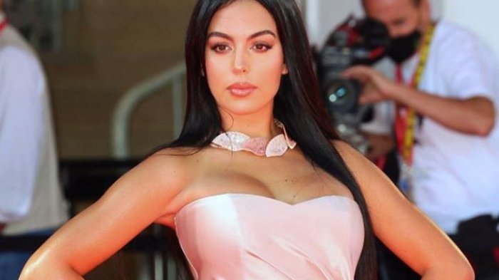 Novia de Cristiano Ronaldo generó una ola de comentarios por foto que compartió en Instagram