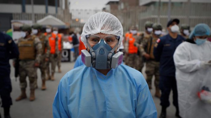 OMS aumenta a 4 millones la cantidad de trabajadores de la salud contagiados con COVID-19