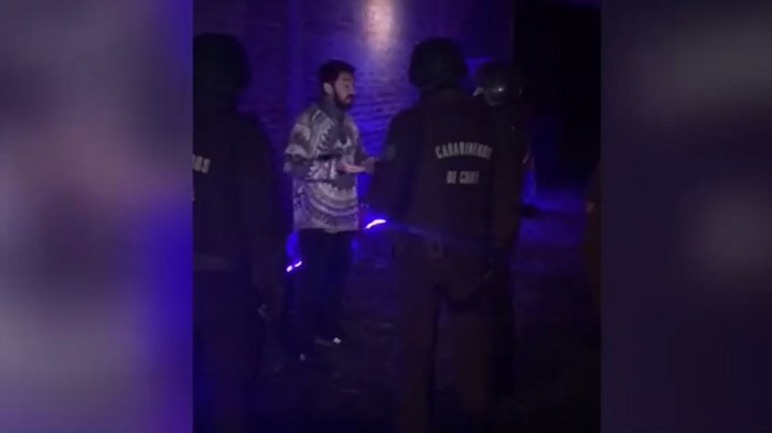 Organizó fiesta clandestina en la casa de su abuelo: 17 personas detenidas