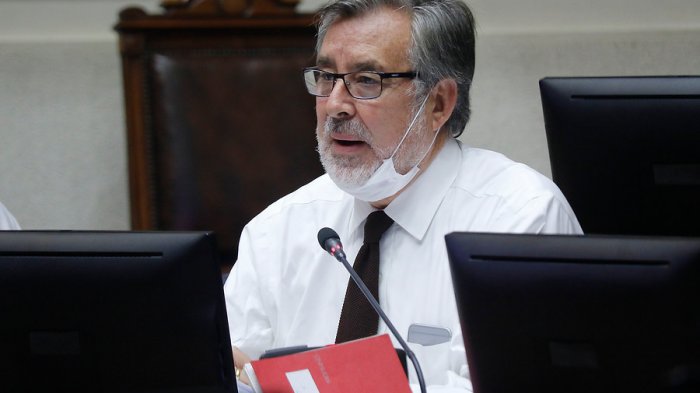 Guillier critica el acuerdo por la nueva Constitución: 