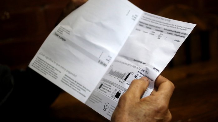 Propietarios endeudados por arrendatarios que no pagan luz ni agua: ¿Qué hacer en estos casos?