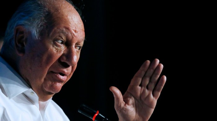 “Que la actual Constitución lleve mi firma no significa que no esté de acuerdo en redactar una nueva