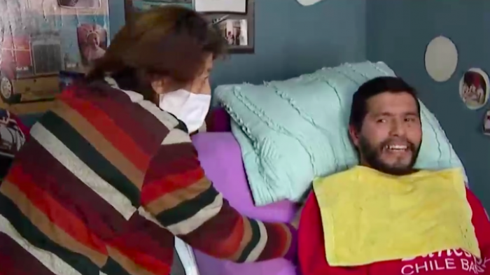 Murió madre de 70 años que pedía ayuda para mantener a su hijo que sufre una enfermedad degenerativa