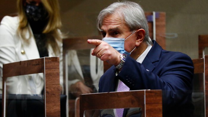 Tras cuestionamientos: Moreira llama a respetar al mundo evangélico tras comentada aparición en la franja