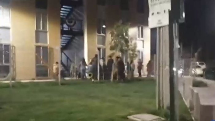 Sorprenden 7 asados simultáneos en condominio de departamentos en Peñalolén