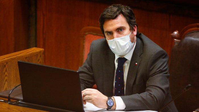 Subsecretario y sobrino de Jaime Guzmán asegura que dichos de Longueira no representan a la familia