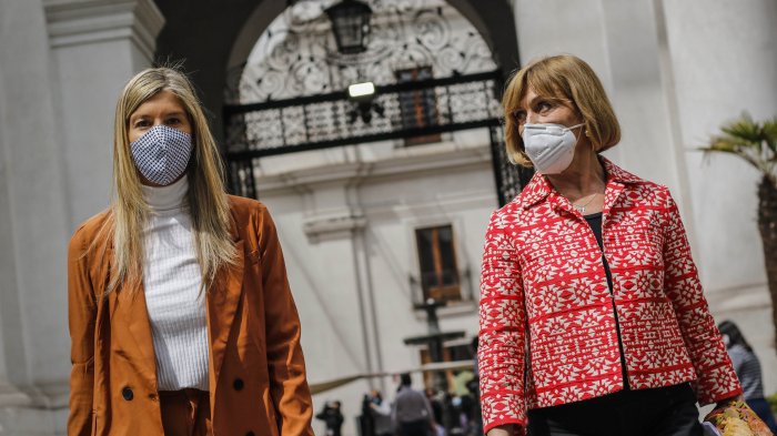 Transporte gratuito para adultos mayores: La propuesta de Sabat y Matthei para el día del plebiscito