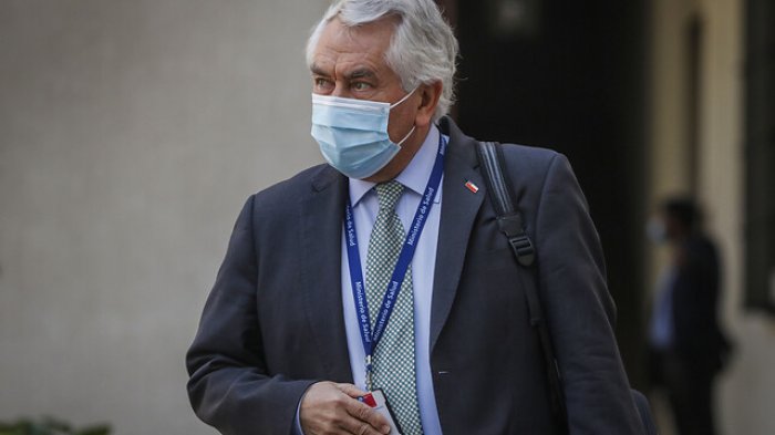 Corte Suprema da plazo de tres días a ministro Paris para explicar negativa a entregar correos de Mañalich